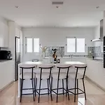 Luxury Penthouse With Sea View In Paraiso Pueblo *