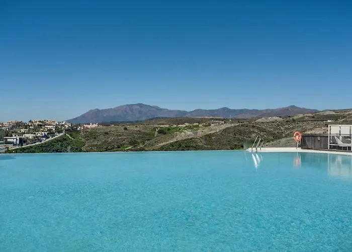 Luxury Penthouse With Sea View In Paraiso Pueblo