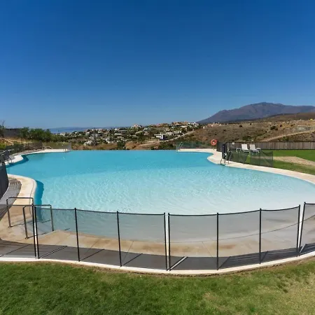 Luxury Penthouse With Sea View In Paraiso Pueblo * 에스테포나