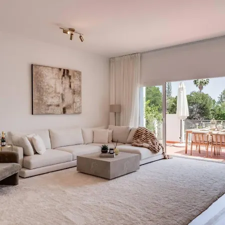 Luxury Penthouse With Sea View In Paraiso Pueblo 아파트 에스테포나