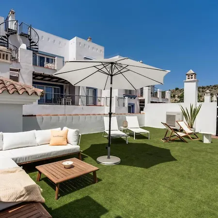 아파트 Luxury Penthouse With Sea View In Paraiso Pueblo 에스테포나