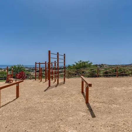 Luxury Penthouse With Sea View In Paraiso Pueblo 埃斯特波纳