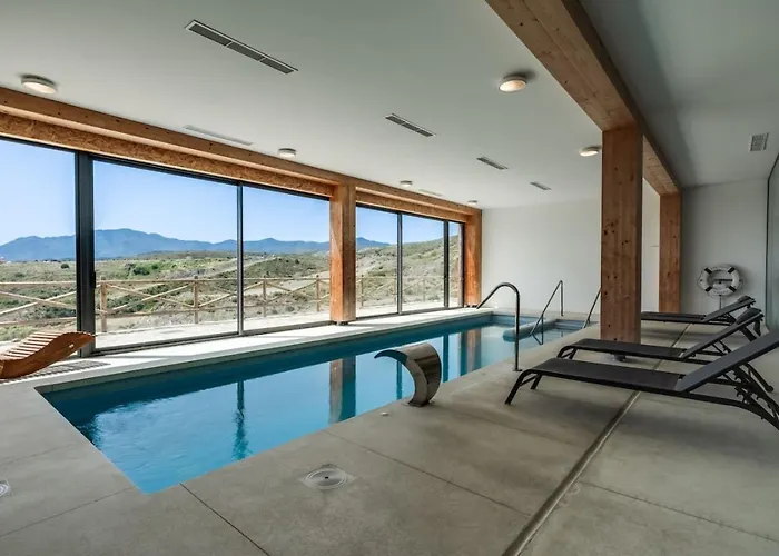 Luxury Penthouse With Sea View In Paraiso Pueblo エステポナ